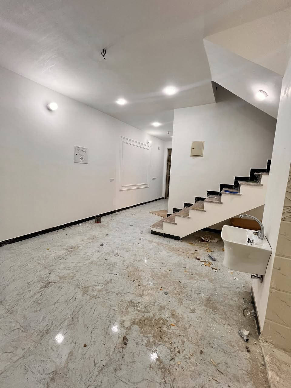 100 م للبيع باب الحاره زراعي شارع الرئيسي موقع ممتاز عمل فوول
***********
