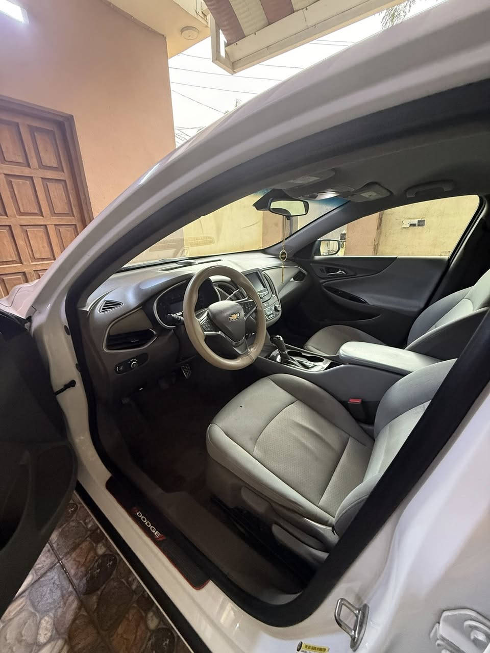 ماليبو 2016 رقم سليمانيه بيها 3 قطع بدون دواخل جامرلغ وبنيد وباب داخل بيجي ماشيه 155 الف كم السعر 102 وبيها مجال العنوان ديالى بعقوبه بيع فقط ***********
