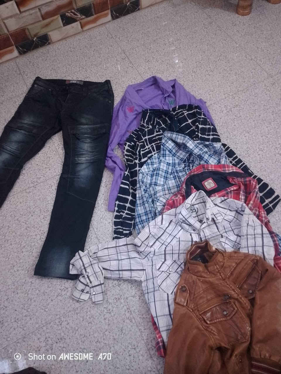 سلام عليكم ملابس الاطفال وملابس كبار صفيه ونضيفات الله شاهد اليحب يتصل ع رقم *********** بثواب مكانهن بابل قرب سيطره الاثار
