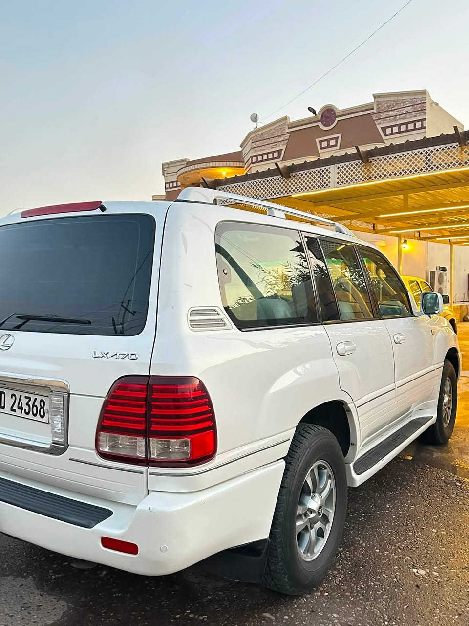 السلام عليكم 
للبيع لكزس lx470 موديل 2006 خليجي
فول مواصفات محرك وكير مكفولات 
السياره جديده حيل وما متعوبه 
تبريد ثلج وجاهزه من كلشي
بيها تكحيل شبرين يم باب الجنطه بدون ضربه بس تكحيل 
السعر 240$ و بيها مجال 
المكان تكريت / قضاء العلم

***********
