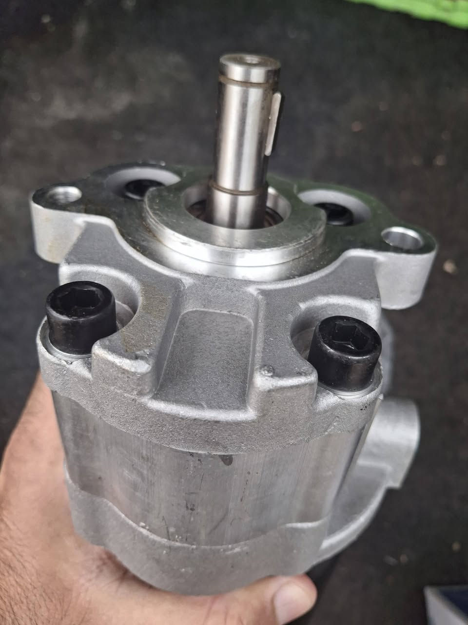 للبيع عندي ١٠ قطع
جديد لوك 
عنواني بغداد 
***********
