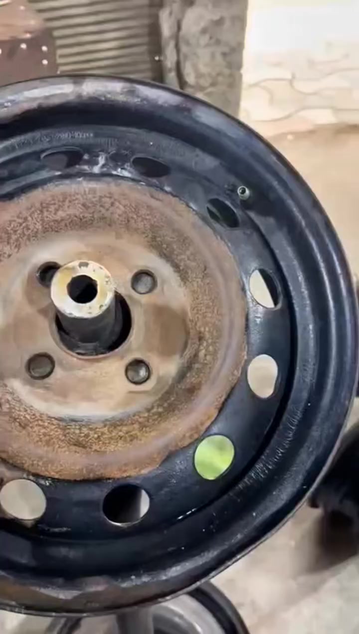 نقدم لكم خدمه(احمد) احترافيه في إعادة تهيل (ويل كب)السياره 
تنضيف عميق وازالت الصدأ.
صنفره وتنعيم السطح.
صبغ حراري عالي الجوده يدوم طويلآ.
دقه في التنفيذ وسرعه في التسليم.
دلع سياراتك جديده وبأسعار تنافسيه.
عرض خاص لمدة شهر واحد فقط
🔥🔥🔥🔥🔥🔥🔥🔥🔥
الويل الحديد 15 الف دينار فقط💵💵
ويل كب 30 الف دينار 💰💰
🔥🔥🔥🔥🔥🔥🔥🔥🔥
📍العنوان (شارع20 قرب اليات البريد)
📱الحجز والاسفسار:(***********  ***********)
#تجديد_الويل#صبغ_ويلات #تعديل_السيارات #عشاق_السيارات #تنضيف_السيارات
