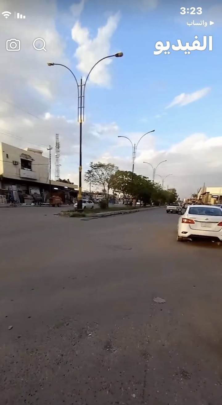 السلام عليكم للبيع قطعة أرض مساحة 750 متر وأجهة 15 نزال 52 مكان حيوي جدا بالعزاوي مقابيل الأستدارة مابيها ورثة ولأبيها اي مشكلة بالتحويل طاپو صدامي السعر 550 التواصل 
***********
