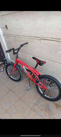 بايسكل bmx للبيع السعر 80 وبي مجال البايسكل يحتاجلة ترتيبات للاستفسار ...