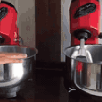 عجانة صناعة سورية حجم ٥ كيلو غرام  السعر ٢٤٠ ألف دينار عجانة صناعة سور...