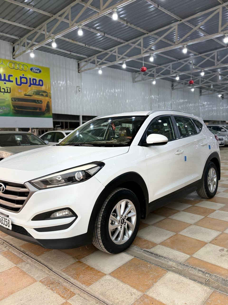 السلام عليكم 

توسان 2016 خليجي كفاله عامه 

السياره جديده وجاهزه كير مكينه حداديه 

تخم تاير تبريد شرط جاهزه من كلشي 

رقم بابل الجديد شرط تحويل 

السعر 168 وبيه مجال حق الجيه 

العنوان بابل شوملي 

تفاصيل   ***********
