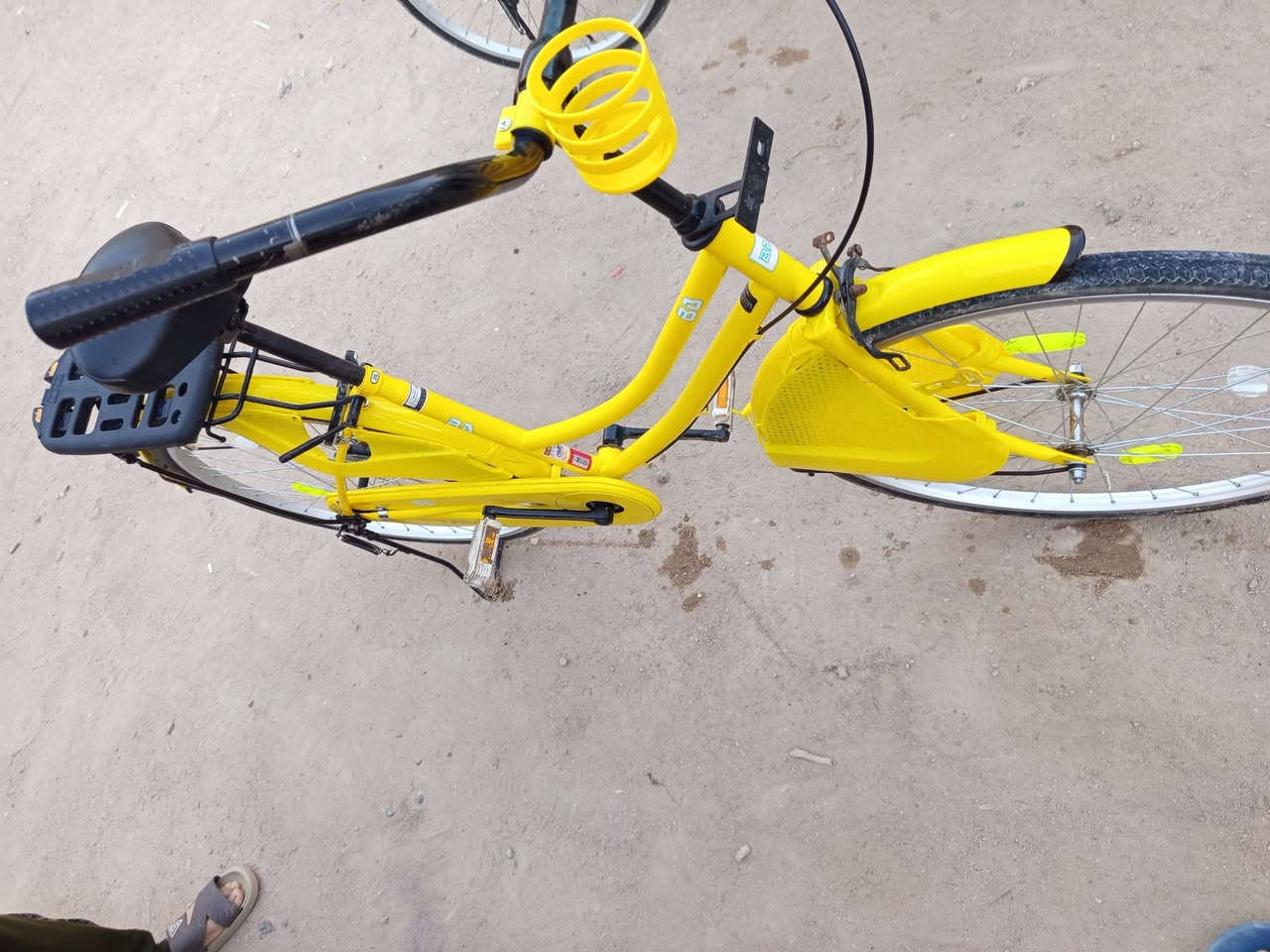 السلام عليكم وحياكم الله 
بايسكل للبيع! 
لون ليموني 💛
مديل 2022/3
شخط مابي نضافه احله من الصور 
كشن قلاب 
بريك صفاره دسك 90 
تايرات جديده وياله جديده شرط تجي تفحص كدام عينك
السعر 145 اذا مو شراي لا تدخل خاص


**إذا كنت صاحب هذا الإعلان وتريد حذفه لأي سبب، رجاءا أرسل رسالة إلى الدعم الفني**