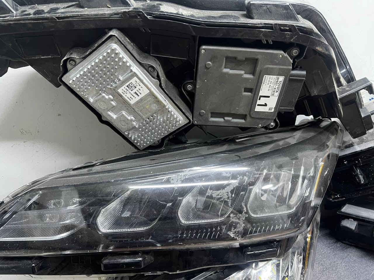 لايتات افلون امريكي اصلي 
فقط صفحه السائق 
كارت لايت كارت لد 
***********
