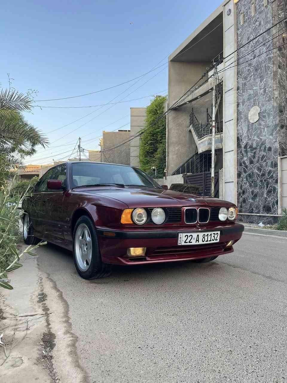 للبيع 525 مسكر كير اوتو موديل ١٩٩٣ 
سياره جاهزه وفول ام دعاميات ودوس وترايش 
صبغ عام جماليه فقط بدون اي حادث بدون خياس 
داخل جلد رصاصي كلش نظيف داخلها 
دبل اسوباك اصل 
تنته سوده 
ويل ام وتخم تاير جدد 
مكينه وكير ١٠٠/١٠٠ 
صدر امامي خلفي ١٠٠/١٠٠ 
تبريد صلج 
رقم اربيل تحويل ثاني يوم
السعر ٦٩ وبيها مجال جدا جدا جدا بسيط 
مكانيً بغداد السيديه 
*********** 
الشراي يتصل
