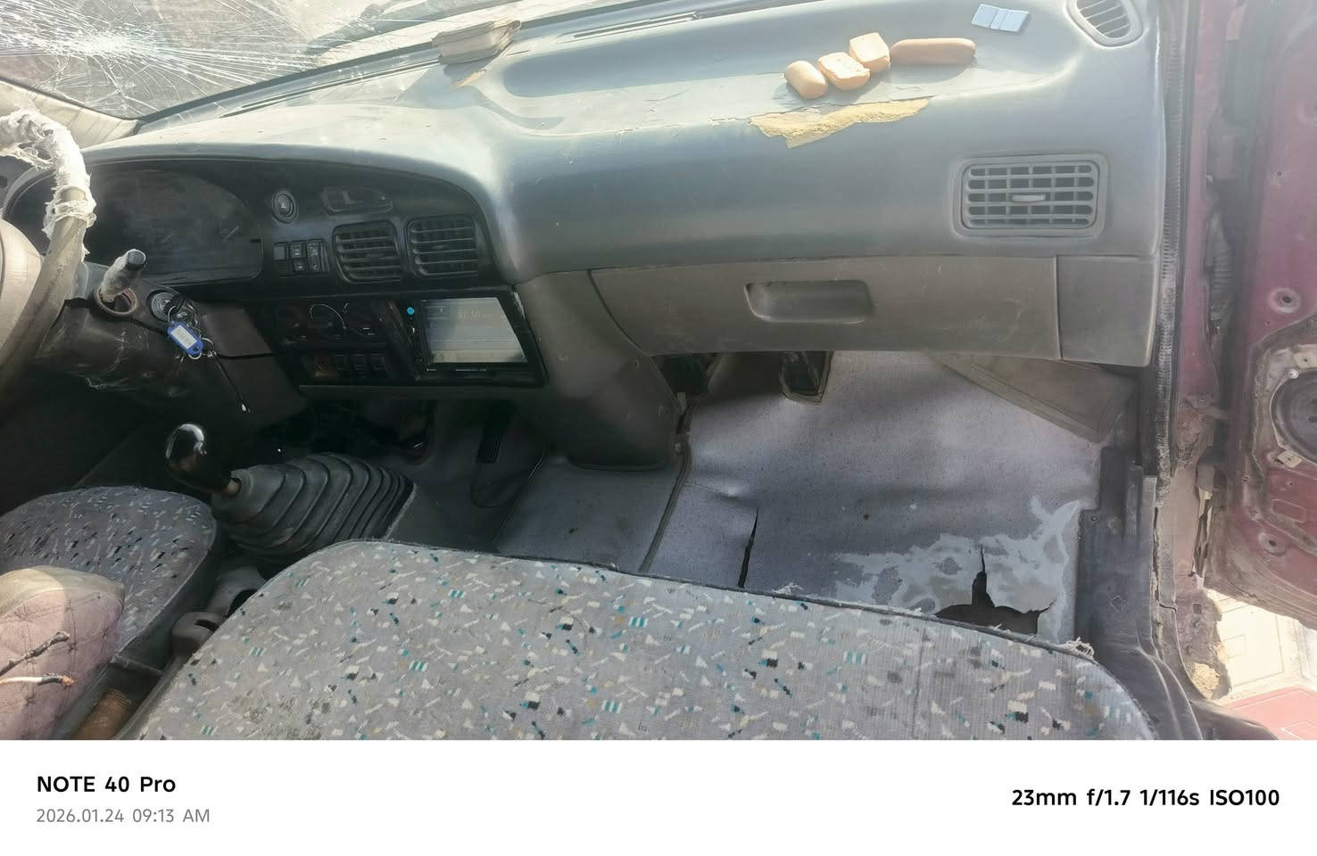 السلام عليكم كيا بريجو للبيع الموديل 95 القشر شوف عينكم السياره مقفوله عن ضربه جير واكسن ومحرك خير من الله السياره مرزوقه ام خبزه مكاني نجف مصفره هي او مرور السعر 35 وبيها مجال شواصيها خير من الله النمره مالتها نجف الماني *********** اي وقت اتصل على الرقم وانا خادم صغيرون
