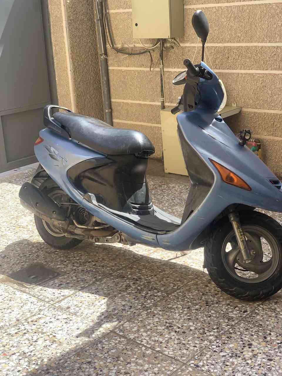 دراجه سكوتر من نوع هوندا ديو للبيع ياباني نضيف ممفتوحه محرك خير من الله عنوان ديالى بعقوبة رقم ***********
