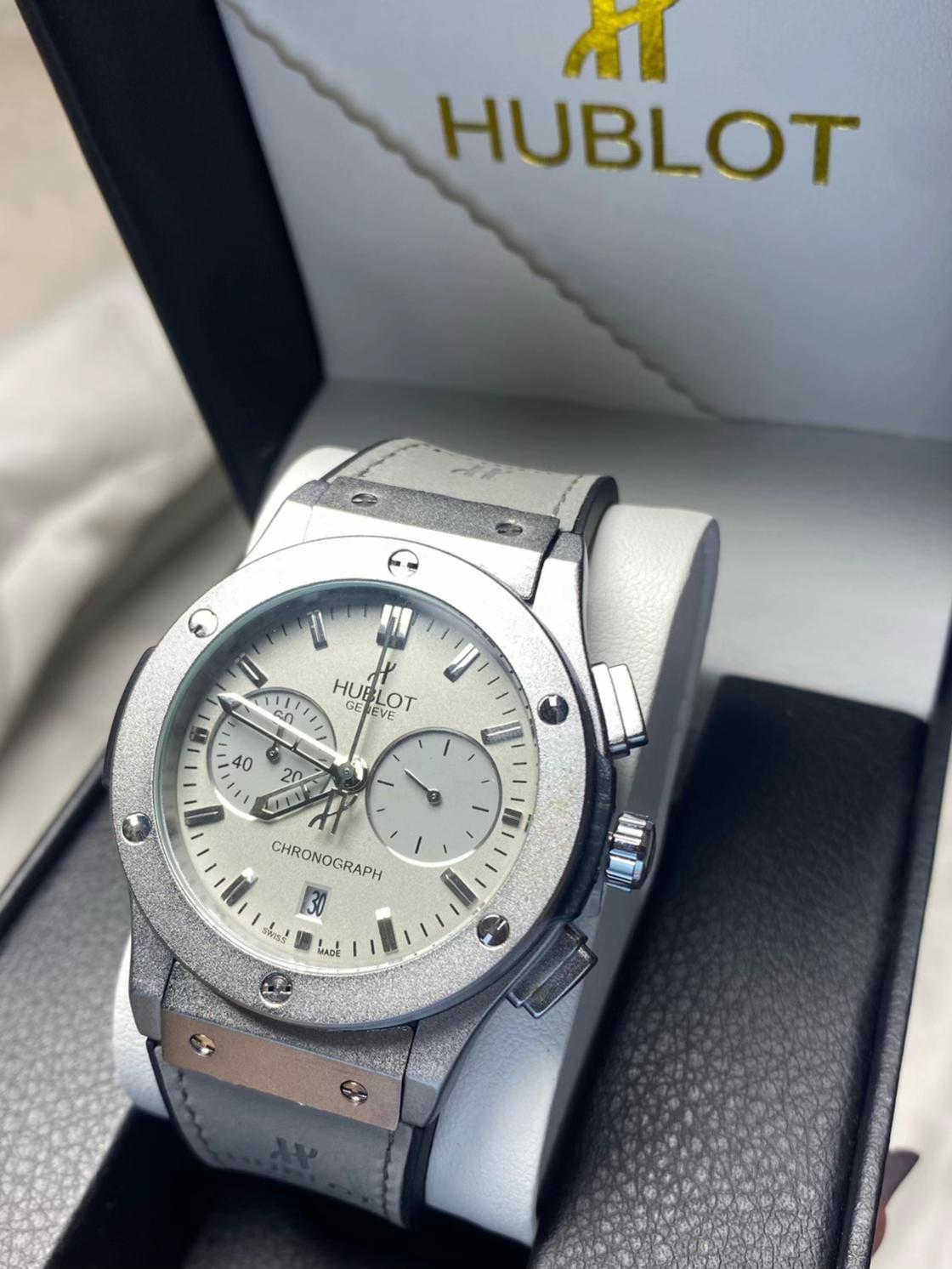 ⁨	* Hublot Classic⚜️ •سناتر شغاله  •منفذ يومي  • سوار شامواه ناعم ومريح •ظهر مختوم  •سعر : 30 الف⁩#الشعب_الصيني_ماله_حل😂😂 #مالي_خلق_احط_هاشتاقات🧢 #الهم_صلي_على_محمد_وأل_محمد #ساعات #اكسبلور 


**إذا كنت صاحب هذا الإعلان وتريد حذفه لأي سبب، رجاءا أرسل رسالة إلى الدعم الفني**