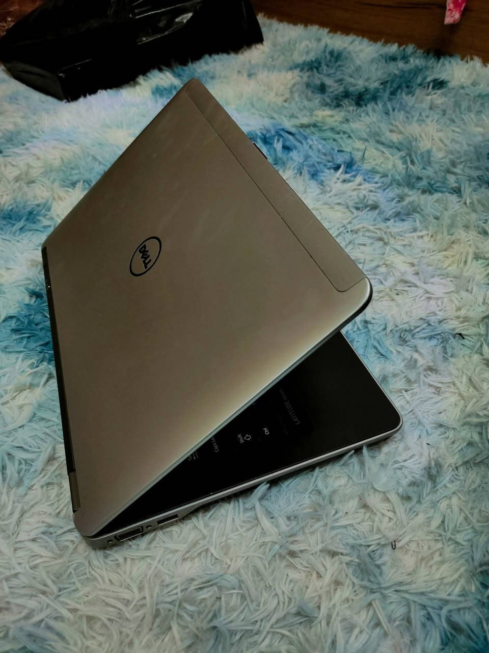 ديل الفئة العملية  ⚡
بحجم  ١٤،١  لابتوب ديل 

Core i 5 

Gen 4 جيل 

Ram 8 🛑

Hard SSD 256  السريع

#كيبوردــضوئي⌨️🖥️

لون وشكل انيق.. مع ملحقات شاحنة وحقيبة 

كل هذا بسعر 160  فقط شامل التوصيل مجاناً.


**إذا كنت صاحب هذا الإعلان وتريد حذفه لأي سبب، رجاءا أرسل رسالة إلى الدعم الفني**