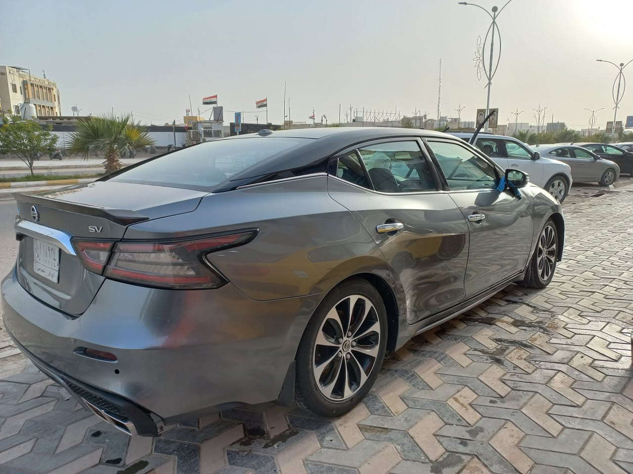 نيسان ميكسما 2020 sv نص فول سيارة جديدة ونظيفة ماشيه 77 
باسمي تحويل ثاني يوم ، سيارة ما نقصها برغي 
ببيها بنيد وجاملغ من امريكا وبالعراق انضرب عند  الجاملغ والباب جهة اليسار وبدلتهم 
117 وبيها مجال 
***********
مكاني ناصريه
