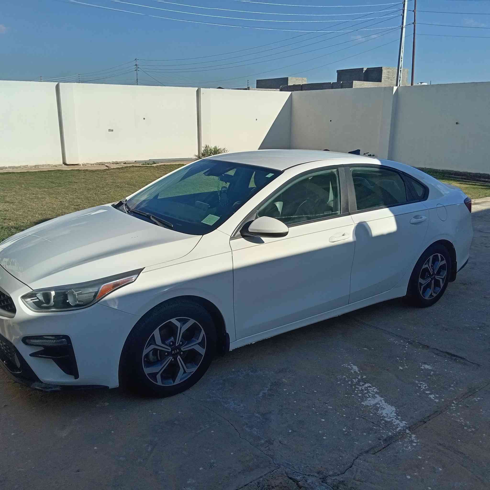 السلام عليكم عندي سياره للبيع كيه فورتي رقم الانبار مويديل 2019 محرك دوش 2000بسمي وتحويل الثاني اليوم وارد امريكي ضرر دعاميه خلفيه سعر 145ورقه
الاستفسار رقم ***********
