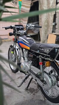 دراجه للبيع موديل 21 السعر 750 قفل دراجه كامله  07725222770