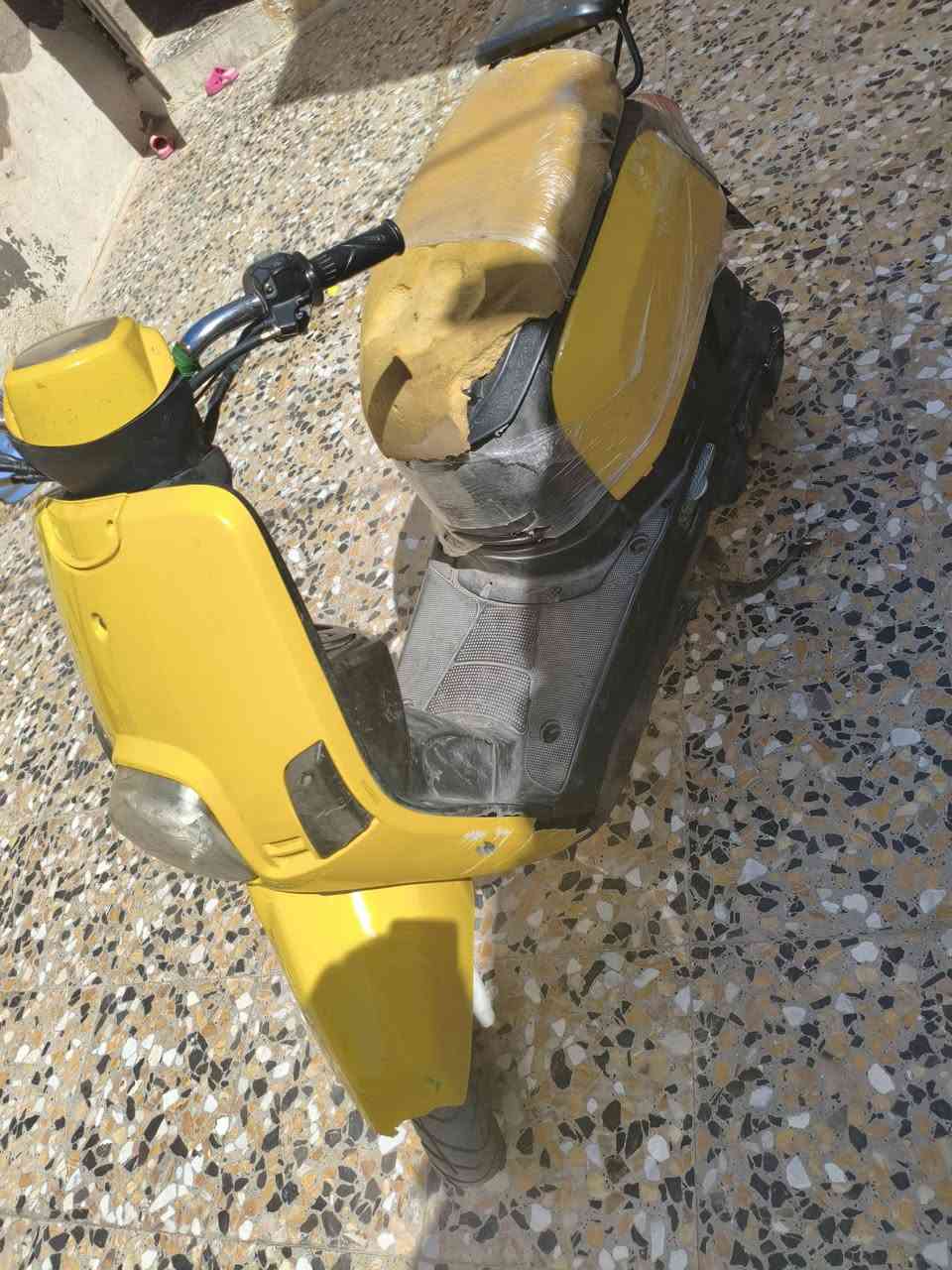 دراجه بوليس مفتوحه للبيع
دراجه بوليس مفتوحه بصره حكيميه دراجه بلاديه كلشي شغال بيه لايتات اشاير سطاب دراجه كلفه بمعنه الكلمه 
الافيش مال كلوبات والاشاير مفصولات 
كلج خلفي شتغل بس مابي شلعه تعبان شويه 
البريك مكسور يدته لاكن يشتغل خلفي امامي انت أشدهم
كفراتها تجاريه البلاديه مفلشات لو الكاهم تأخذهم ما الكاهم  
تعذرني سعره 550 وبيه مجال الطيبين الرقم 
***********
