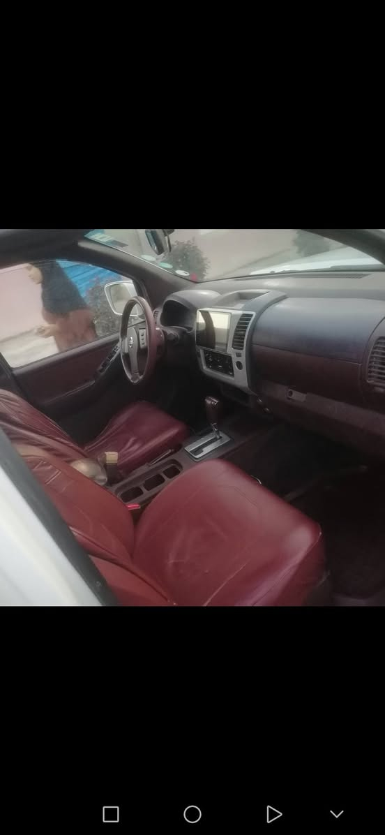 للبيع نيسان نيفاره ١١ بغداد دولي سنويه لل ٣٠ كير توماتيك بيها صبغ اقل من نص البونيد وشويه بل الجاملق الخلفي بدون دواخل سياره حلوه السعر ٩٥ وبيه مجال للشراي *********** خابر وتدلل مكاني الشركاط
