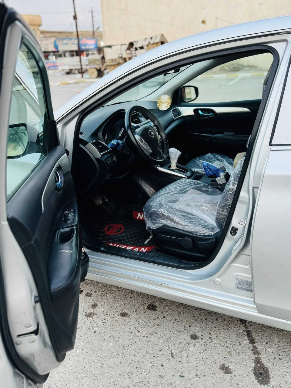 نيسان سنترا 2017 
( البيع نقد فقط لا اقساط ولا وعده )

▪️ الوارد: أمريكي
▪️ المحرك: 1.8
▪️ اللون: رصاصي
▪️ الممشى: 179 .111 ألف ميل (قابل للزيادة)
▪️ الضرر: خلفي فقط (حوض السبير)
▪️ ملاحظة: بيها بارد خفيف بحافة باب السايق
▪️ الحالة: السيارة حيل نظيفة وحلوه 
▪️ الرقم: سليمانية
▪️ التحويل: مباشر باسمي

💰 السعر المطلوب: 115 ورقة 

📍 العنوان: تكريت – حي الزهور
📞 للاستفسار: ***********
