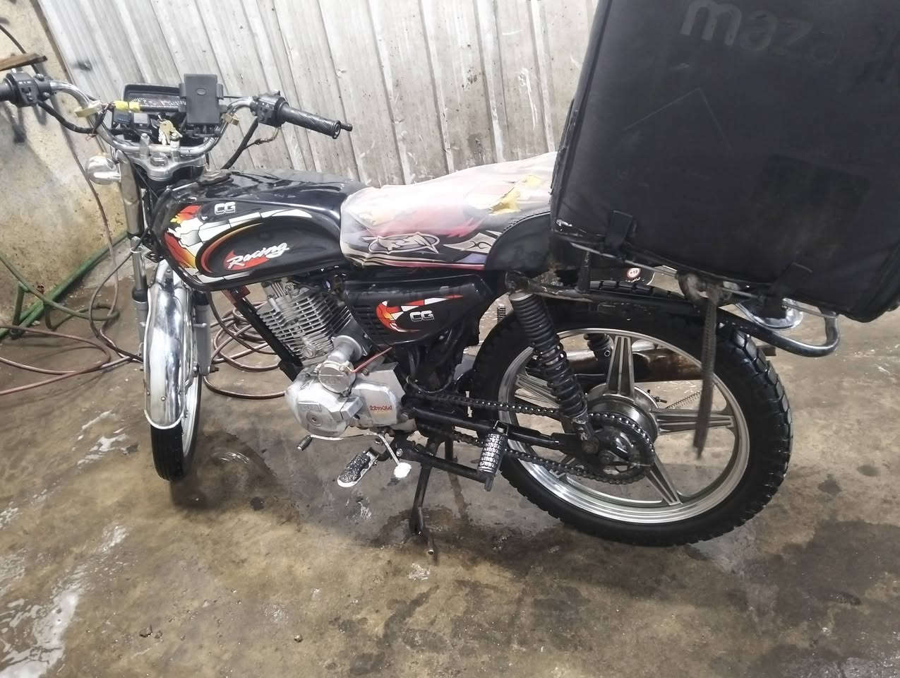 سلام عليكم اخوتي 
دراجه للبيع
الدراجه مكفوله كفاله عامه عامه
والمكينه اخت الزيرو
السعر 450
المكان البياع
رقم ***********
