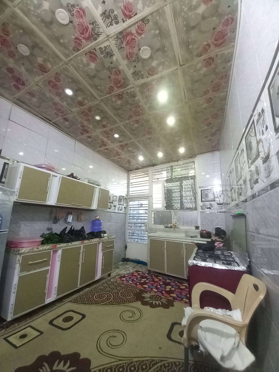 السلام عليكم بيت في حي الزهراء شارع عشرين على الشارع العام للبيع المساحة 160 متر التفاصيل على الرقم ***********
