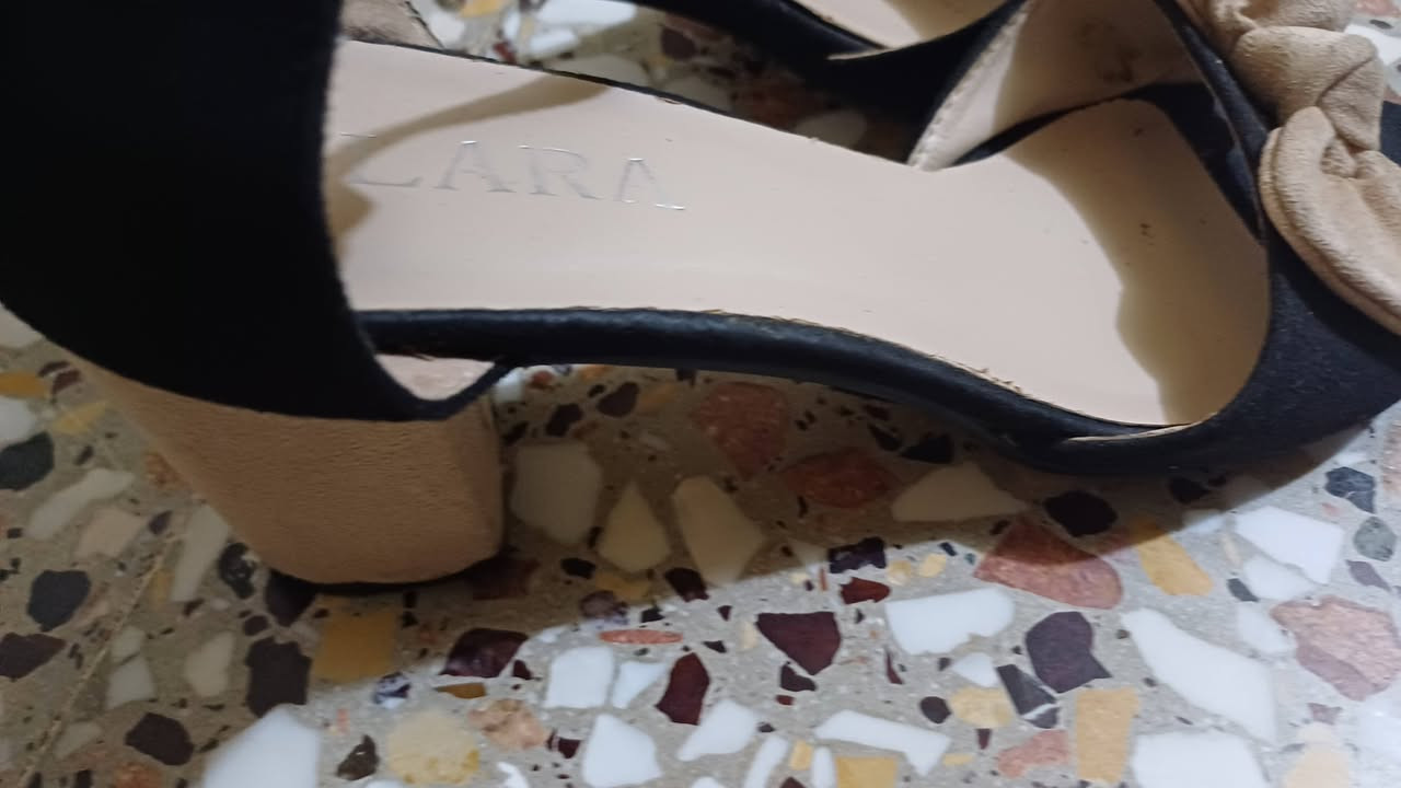 احذيه وجنط وشحاطات جدد مملبوسات الاسعار داخل الصور وتوصيل مجاني داخل الكوت فقط


**إذا كنت صاحب هذا الإعلان وتريد حذفه لأي سبب، رجاءا أرسل رسالة إلى الدعم الفني**