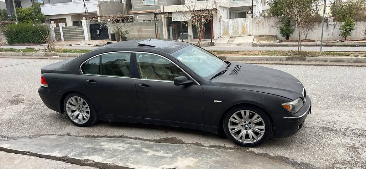 سه ره تا به ناوي خوا
بيئيم ٧٤٥
ناوزه رد
كوشن كاره بايي
كوشن ساردوو گه رم 
تبريت مه ركه زي 
به سمه 
سلايت 
سوكان فؤليؤم
شاشه
ده ركه شفت 
قه پات قه پات مواسه فات 
***********
فيبه ر 
واسئاپ أربيل, العراق
