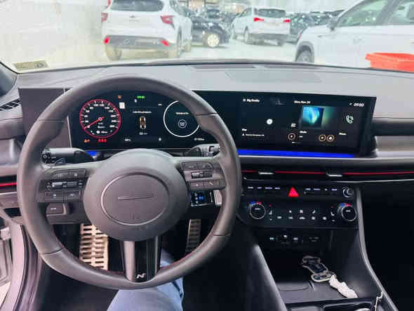 السلام عليكم سوناتا ان لاين موديل 24 رقم اربيل سيارة جاهزة من كلشي حادث جاملغ السايق بدون دواخل بدون ايرباك صبغ صار جاملغ ودعامية فقط فول 1/1 مكينة 2500 تيربو 
سعره 240$ وبيه مجال 
*********** 
علي
