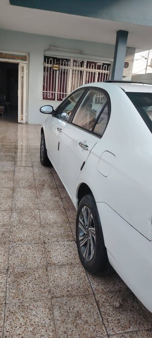 سيارة ليفان للبيع ٦٢٠ كير ومحرك شرط قطعه وحده صبغ كشنات جلد شاشة كامره تبريد علسويج سنويه ٢٠٢٨ باسمي ***********-***********
