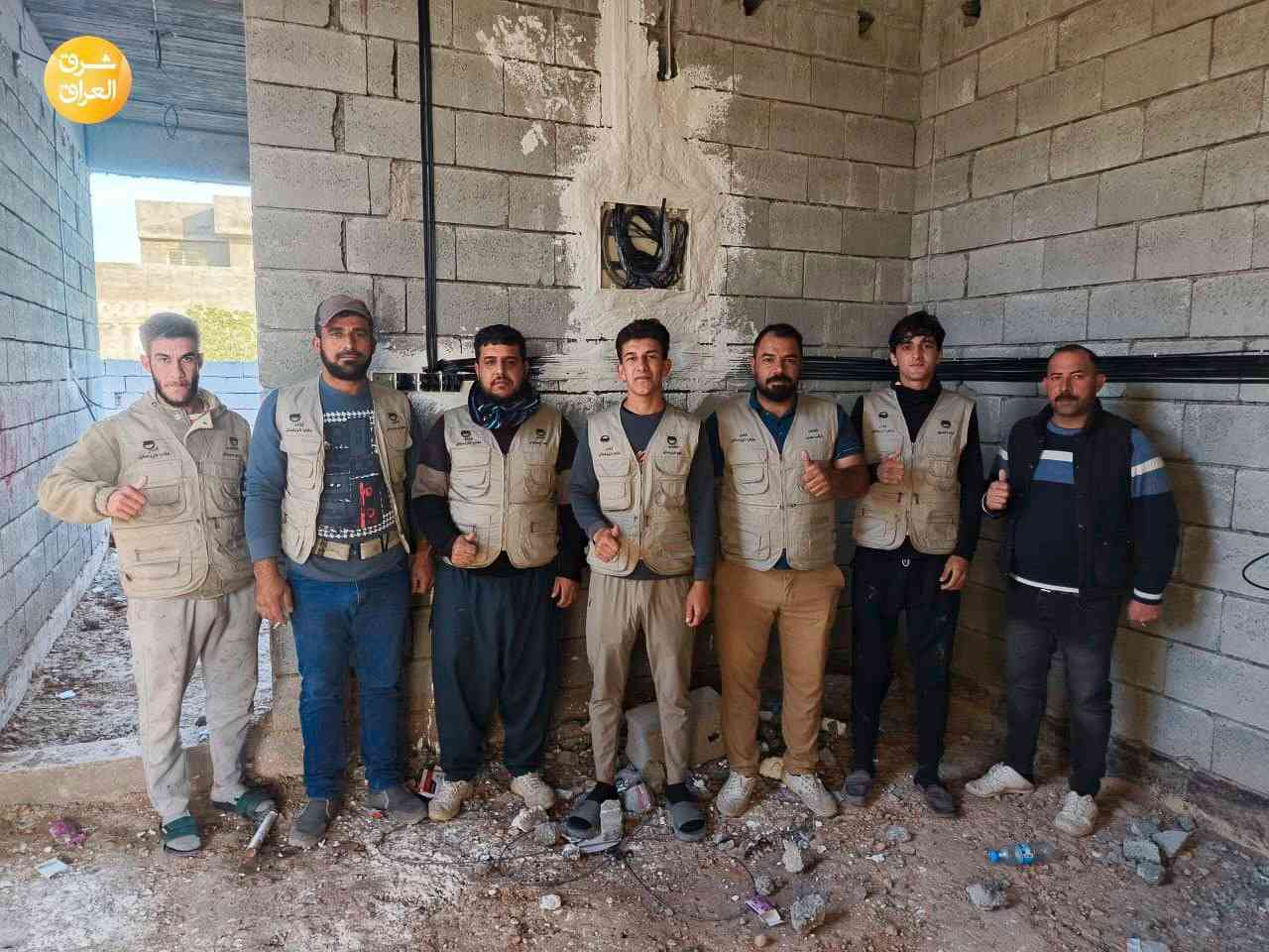 علي خريسان وكادره الهندسي… يحتاجه كل بيت في ديالى

شعارهم: “الثقة تُبنى بالعمل… مو بالكلام”

لم ينتظر الدعم من أحد…
في عام 2012 قرر الشاب علي خريسان أن يؤسس كروب يعتمد على نفسه، ويجمع حوله نخبة من المهندسين والفنيين ليطلق فريقاً متخصصاً في التأسيسات الصحية والكهربائية ومنظومات الطاقة الشمسية.

بدأت الفكرة صغيرة… لكن الإصرار كان أكبر.
واجهوا تحديات السوق والمنافسة، ومرّوا بظروف صعبة، إلا أنهم استمروا خطوة بخطوة، حتى أصبحوا اسماً يُعتمد عليه في ديالى.

اليوم، نفّذ الكادر مشاريع حكومية وتجارية متعددة، إضافة إلى مئات المنازل في مختلف مناطق المحافظة، بإشراف مهندسين مختصين، ودقة عالية في التنفيذ، والتزام بالمواعيد، واختيار مواد من شركات عالمية رصينة.

ومع ازدياد الإقبال على الطاقة الشمسية بسبب التوفير والراحة، بادر الفريق إلى إطلاق خدمات نصب منظومات الطاقة الشمسية بضمانات حقيقية وكتب رسمية تحفظ حق الزبون، تصل إلى 25 سنة.

#ديالى #هذا_اعلان


**إذا كنت صاحب هذا الإعلان وتريد حذفه لأي سبب، رجاءا أرسل رسالة إلى الدعم الفني**