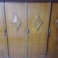كنتور خشب صاج 4 ابواب و بداخلة رفوف  السعر 120 البصرة المطيحة 07711422...