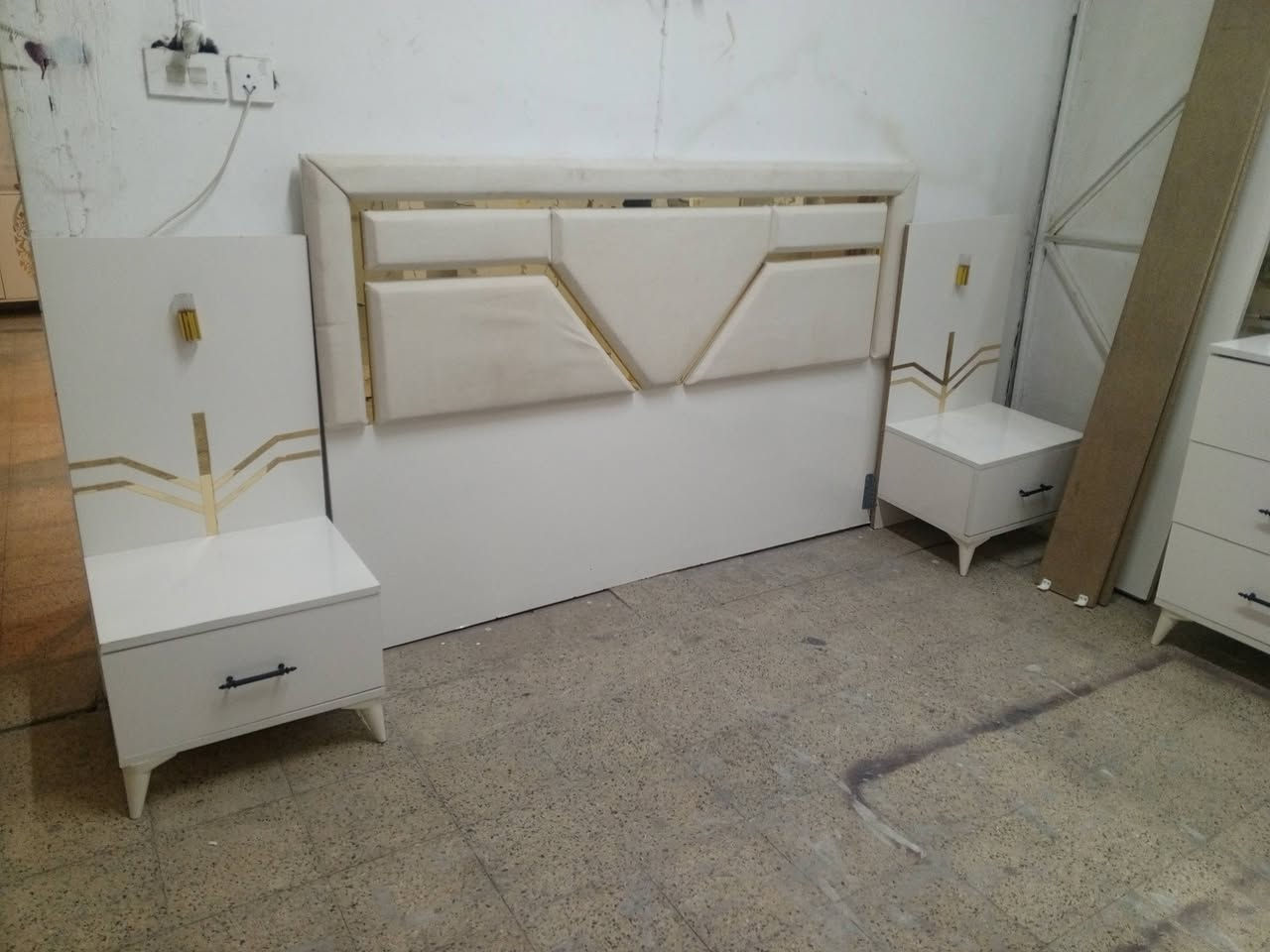 غرفة نوم تركي مستعملة شي قليل تتكون من 5 قطع نظافة 100 %100 ...
عنوان المعرض.   
معرض الحياة ..موصل سايدين القادسية الثانية مجاور مجمع الضمان الطبي او شركة أسيد للاتصال او الاستفسار ***********
***********
يتوفر واتساب الشد والنقل مجاني داخل الموصل وضواحيها
