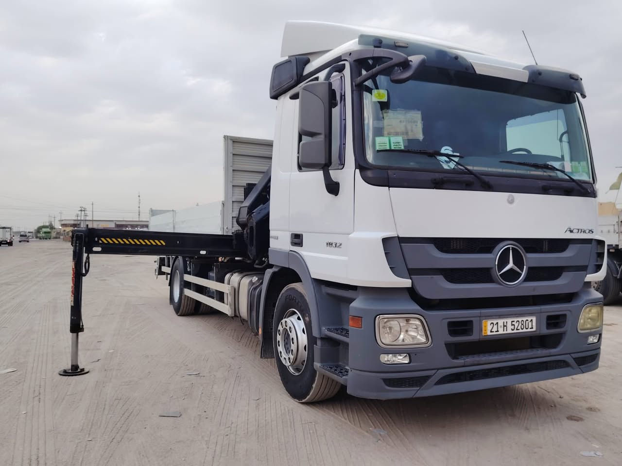 اكتروز موديل ٢٠١١سنويه جديده  كرين موديل ٢٠٠٨فول سيفتي ٥سلايت واحد يدوي الكرين ٨طن لليع ***********
