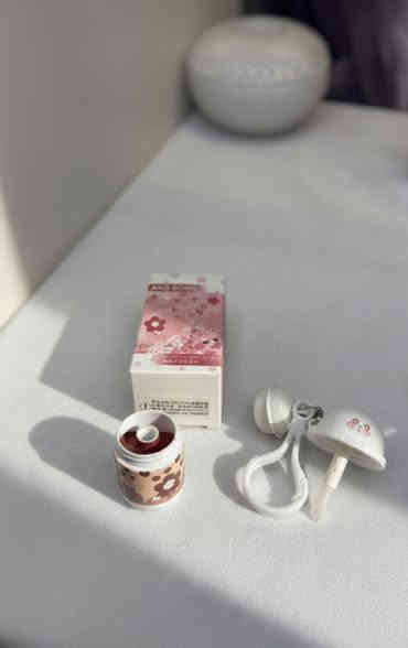 💄✨ عرض اليوم حبايبي ✨  
كل قطعتين مكياج… الثالثة هدية 🎁💗  

للي تحب تستفسر عن الأسعار أو تفاصيل القطع  

تراسلنا على الرقم: [ *********** ]  

أو الإنستا: 🌸 https://www.instagram.com/xqp1r?igsh=bGlobG9vY3pocTE5&utm_source=qr
