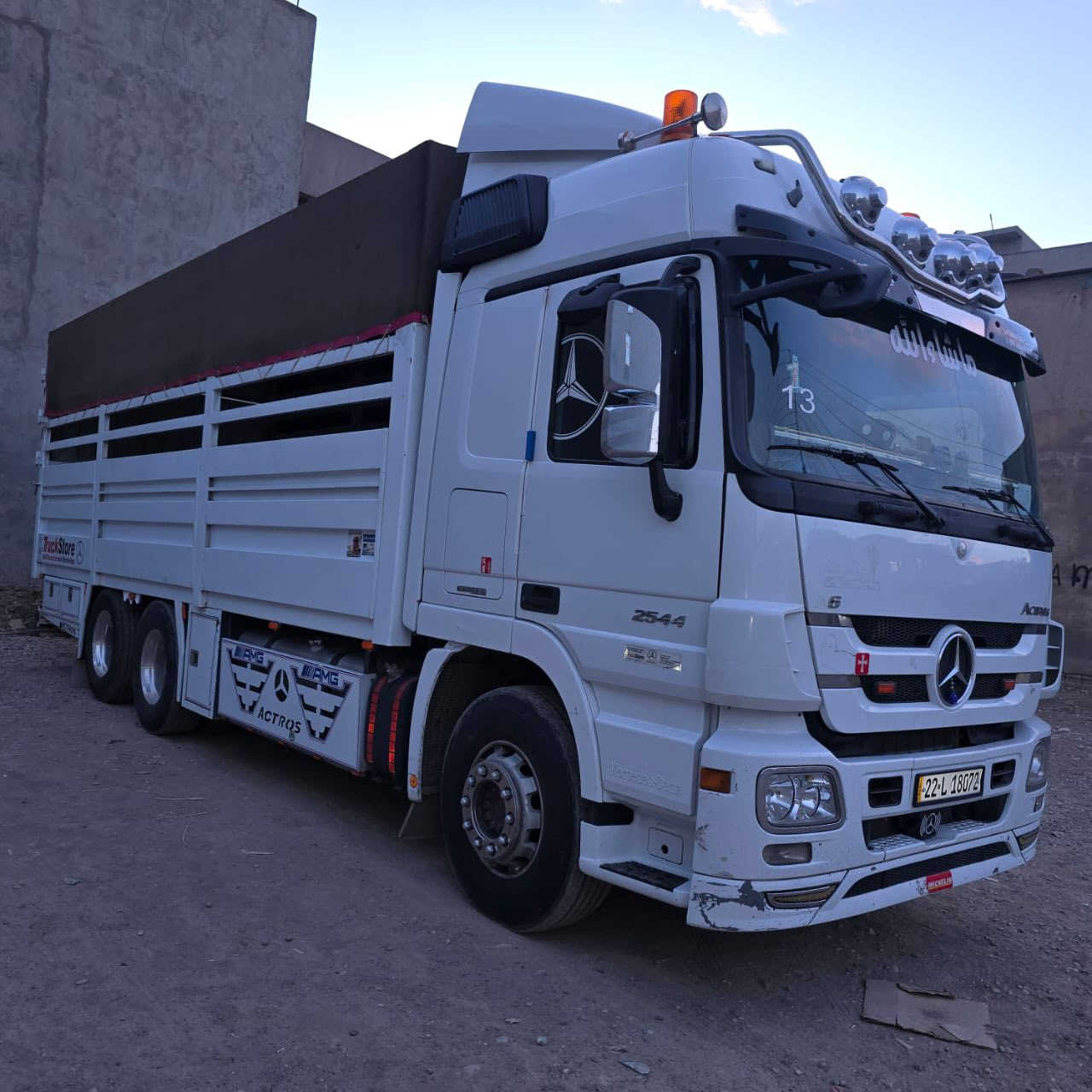 للبيع موديل 2012 فول مواصفات شاصي عدل مكان اربيل سعر 550
***********
