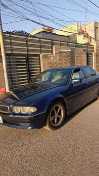 ٧٤٠ • محدث ٢٠٠٠ • داخلية جلد رصاصي