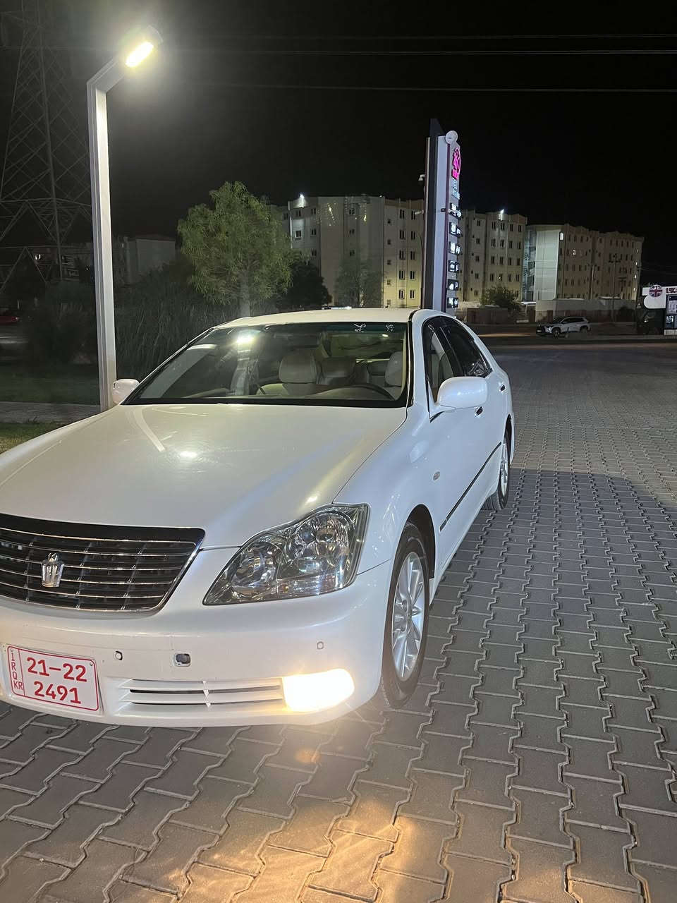 شاهینە 2005سێ دووگمە ی پە ردە 87هه زار ڕۆشتووە کامل مە سرف کراوە کامل تایە لۆک کامل مە زبووت بێ نوقسانی سعری 49گە ڵ مە عە ملە ***********
