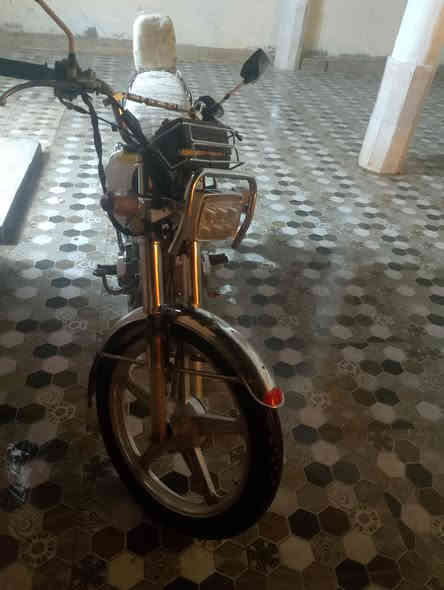 سلام عليكم ورحمة الله دراجه البيع درجه بارت واضح شوفت الدرجه بل فيديو سعر الدراجه  350 وبيه مجال اتصل عل هاذ الرقم ***********
