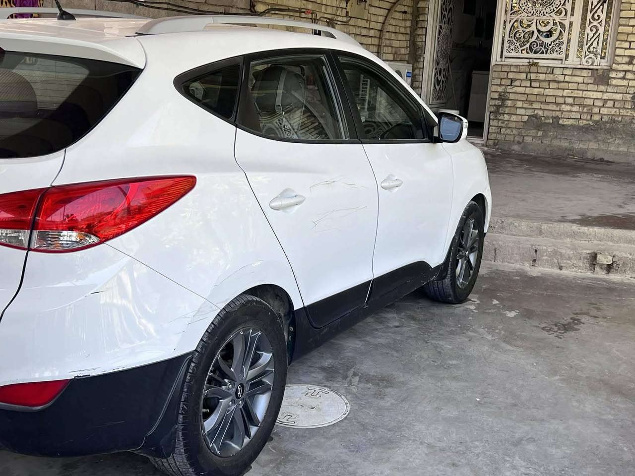 سلام عليكم سيارة توسان للبيع سيارة خير من الله
مكفوله من الصبق محرك كير اكسل خير من الله كفاله بس بيها شخوط بالباب الخلفي الأيمن بسيطات السيارة موديل 2016 السعر 150 وبيها مجال الاتصال *********** مكان السيارة قرب بسماية
