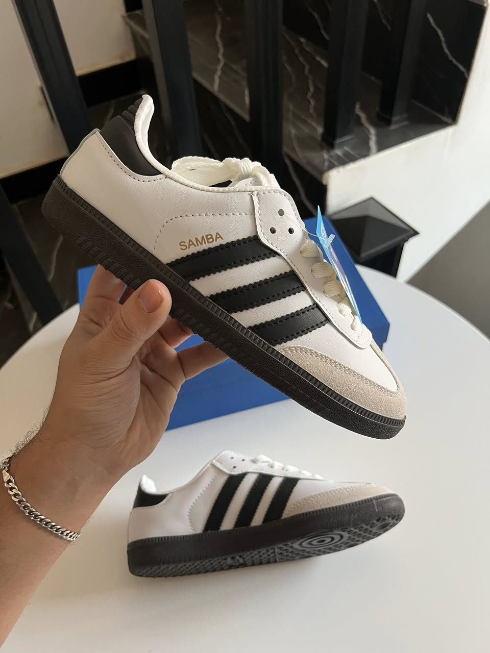 متوفر حذاء سامبا اصلي شرط الفحص 
تركي اصلي الكارتون ٨ قطع
٣٧ ٣٨ ٣٩ ٤٠


**إذا كنت صاحب هذا الإعلان وتريد حذفه لأي سبب، رجاءا أرسل رسالة إلى الدعم الفني**