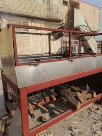 محل بيع اسماك مع شواية و طبكايات مع حطب مع حوض للعرض عدد ٢. للبيع السب...