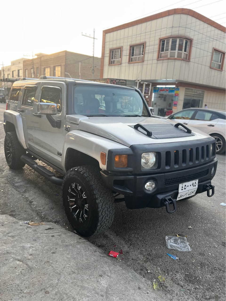 همر H3 
2006 فوول مواسەفات  سلایت گەورە تحدید سورعە  تەبرید تۆماتیک  ABS سوکان پاوەر کوشین جلد کوشین هیتەر 4جام کارەبا مەکینە پێنج پستن بیلادی  گێر و مەکینەی نەکراوەتەوە کەپسە سەیارەکە لەسەر دەقی شەریکە ماوە ئی مەعرەز نیە چوار تایەی نوێم بۆ بەستایە   بەس بۆنیتی بۆیاخە  لە دەحامی لۆ دەحامی  نموونە لە جوانی  سعري 124وەرەقە و مەعامەلەیەکی کەم *********** سەیارەکە لە هەولێرە أربيل, العراق
