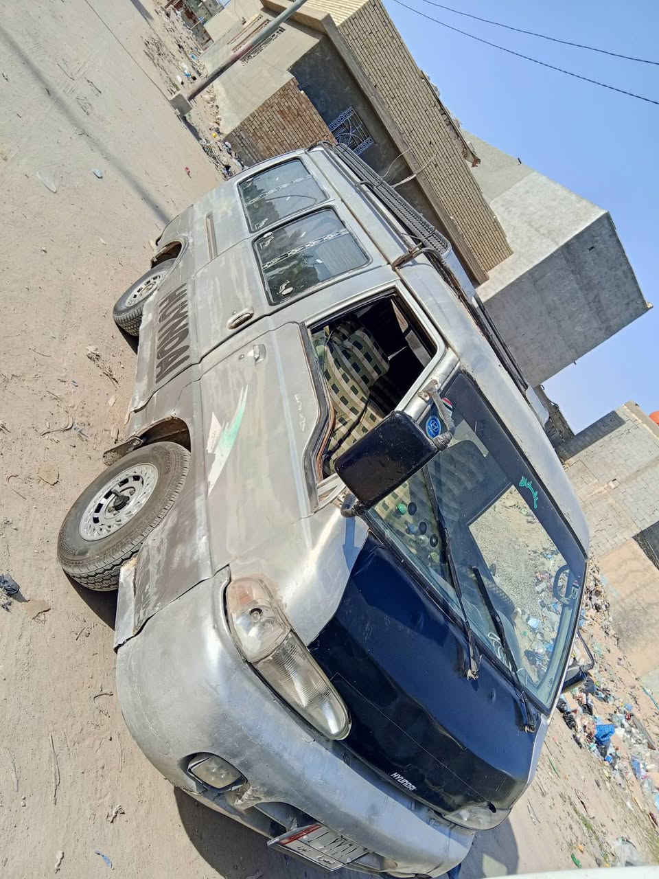 السلام عليكم هونده لبيع بلاديه كله السياره محرك ونجي 6محرك وكير جدد حداديه جديده سنويه ل28 جهازه كبل لشارع مكاني كربلاء حي العسكري ترهم مراوس بتكسي نضيفه سعره 25ورقه وبيه مجال بسيط رقم ***********
