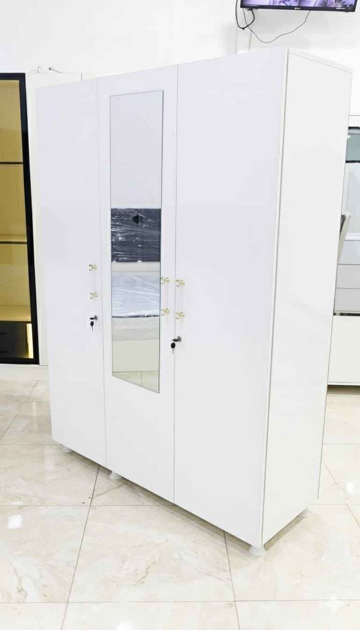 غرفة نوم شبابي 5 قطع جديدة بالكرتون – تصميم عصري ولون أبيض أنيق يناسب كل المساحات
🛏️ سريرين نفر
✨ ميز تواليت
🚪 خزانة ملابس
🗄️ كومدينه 
🔥 السعر الآن 275 دولار بدل 300 دولار
📍 زورونا في معرض جودي للأثاث
------------------
#معرض_جودي_بدهوك
📱للاستفسار والطلب :*********** 
🪑 أثاث تركي فاخر
غرف نوم – غرف جلوس – غرف شباب – طاولات – كنتور – أسفنج عالي الجودة
✅ عروض مميزة وأسعار تنافسية
📌 ناونیشان:
⛔مالطا خاری-فرعی ئکی به ری سیناعی- به مبه ری مه دره سه (مالتاژئری)
📌 العنوان:
دهوك – مالطا القديم – أول فرع قبل صناعة تصليح السيارات – مقابل مدرسة الابتدائية
(قريب من مطعم مالطا – كونديه مالطا – خارنگه ها مالتا)
#ارام_سيتي #افرو_سيتي #كيار #الفرنسية #لالاف #ميرسين #دابين 
#دهوكا_رنكين #موصل #خزائن_ملابس #اثاث_منزلي #زاخو دهوك, العراق
