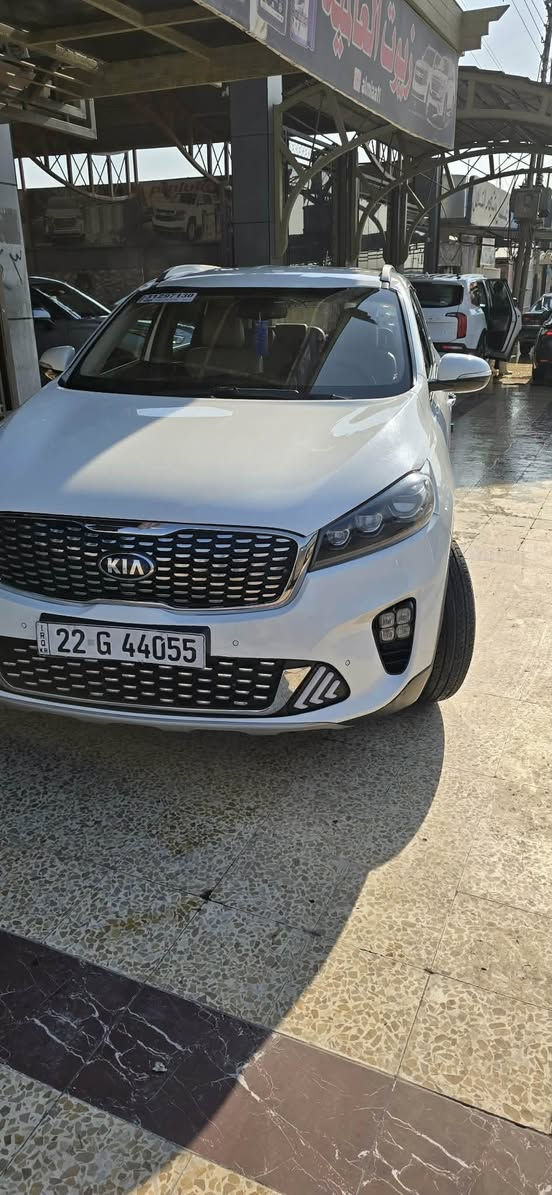 سورنتو 2018 بجم ال 2020 
السيارة بدون ملاحضات كلين فقط دعامية 
محرك 6 
ماشية 70 الف وقابل للزيادة 
كشنات جلد 
3قطع تبريد 
بصمة 
كشنات الامامية كهرب 
صندوق كهرب 
رادارات وحساسات امامية وخلفية
وبقية المواصفات المعروفه 
محرك وكير بشرط 
للأستفسار ***********
