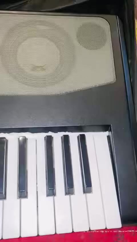 سلام عليكم شباب كورج 700 نضيف كلش فيشة صفرة مفتوح تنضيف فقط مكفول بيد الاستاذ طة هارد جهاز بي برنامج الله يشهد ب 100$ مال 4X جاهز 
بغداد الزعفرانية ***********
سعر 9
