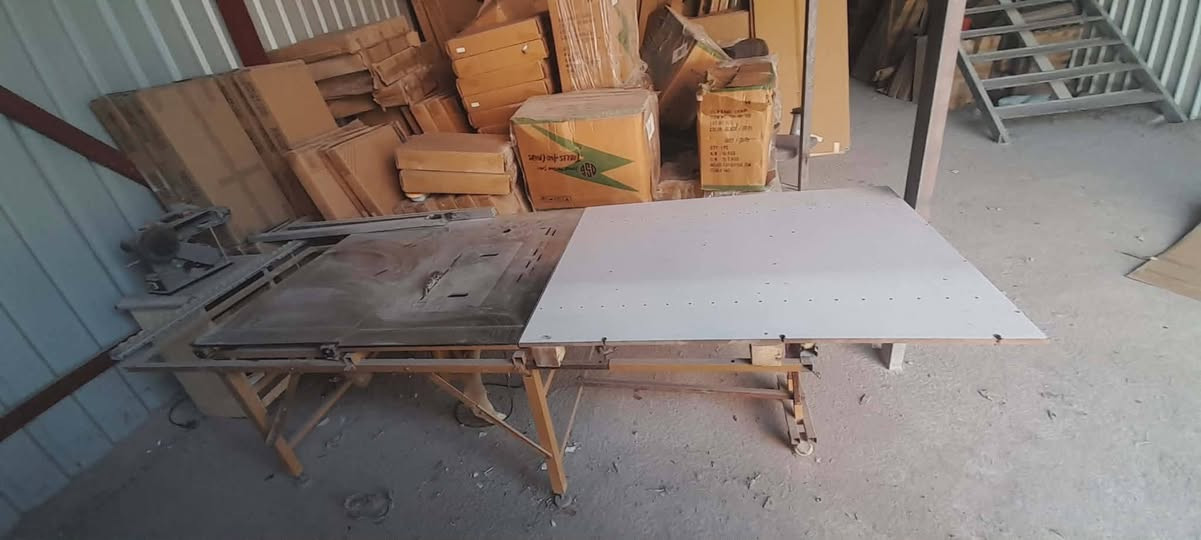 مكينة شريط و منشار تقطيع كلش نظيفات مكان زعفرانية سعر على لخاص او تصل على رقم ***********
