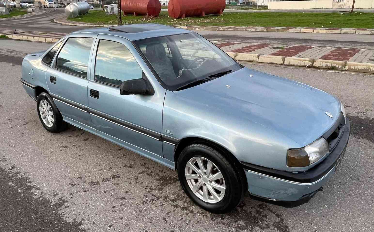 ئوپل موديل١٩٩١
مةكينه١٨
سلايت
گيرو مةكينه بي عةيب
ارم رانيةي لةكةلة
كارةباي مةزبوت
توندو تول 
چوار تايةي خاويني لةژيرة
موسو برانةووة
دةعم و وةرگةران بةشةرت
سعري17$
*********** بشدار, السليمانية
