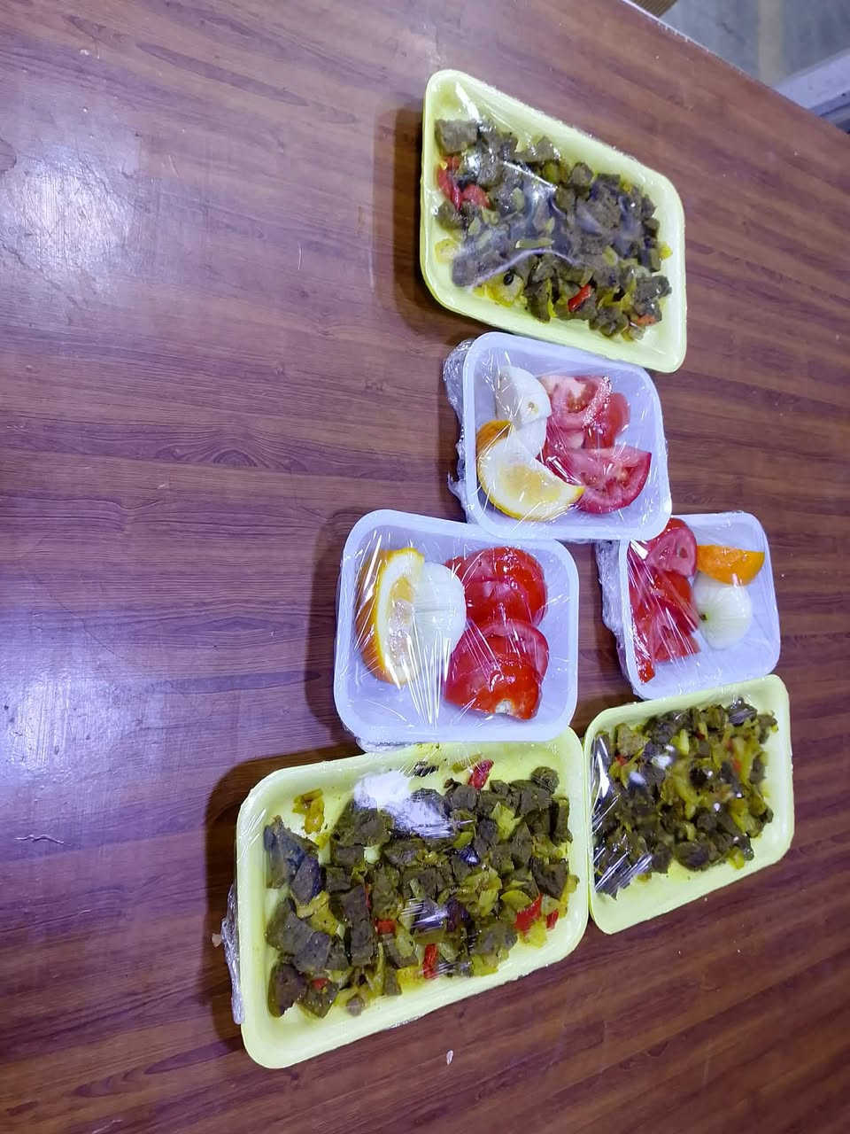 عرض اليوم ب12الف فقططط وتوصيل مجاني 😍 

طبقين فشه 
طبق كبده دجاج 😍 بخضار 
طبق كباب عروك 
4اطباق سلطه 
8صمون 

للحجز رقم وعنوان أو من المحل ماكولات امي قرب باب مستشفى الزهراء مقابل صيدلية رسل***********
