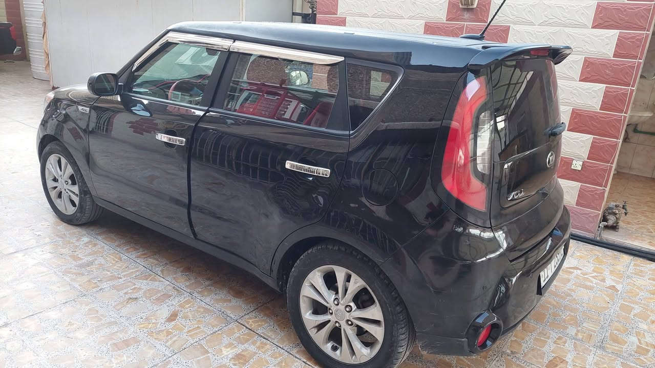 سلام عليكم
كيا سول ٢٠١٦ اسود 

شاشة 

كامره 

محرك ٢٠٠٠ 

حادثهة جاملغ 

البنيد جارد

دعامية اسود خام

مكينة مفتوحه معلين الكازكيت 

رقم بغداد 

بيه باب سايق صبغ
السعر ٩٠

***********
